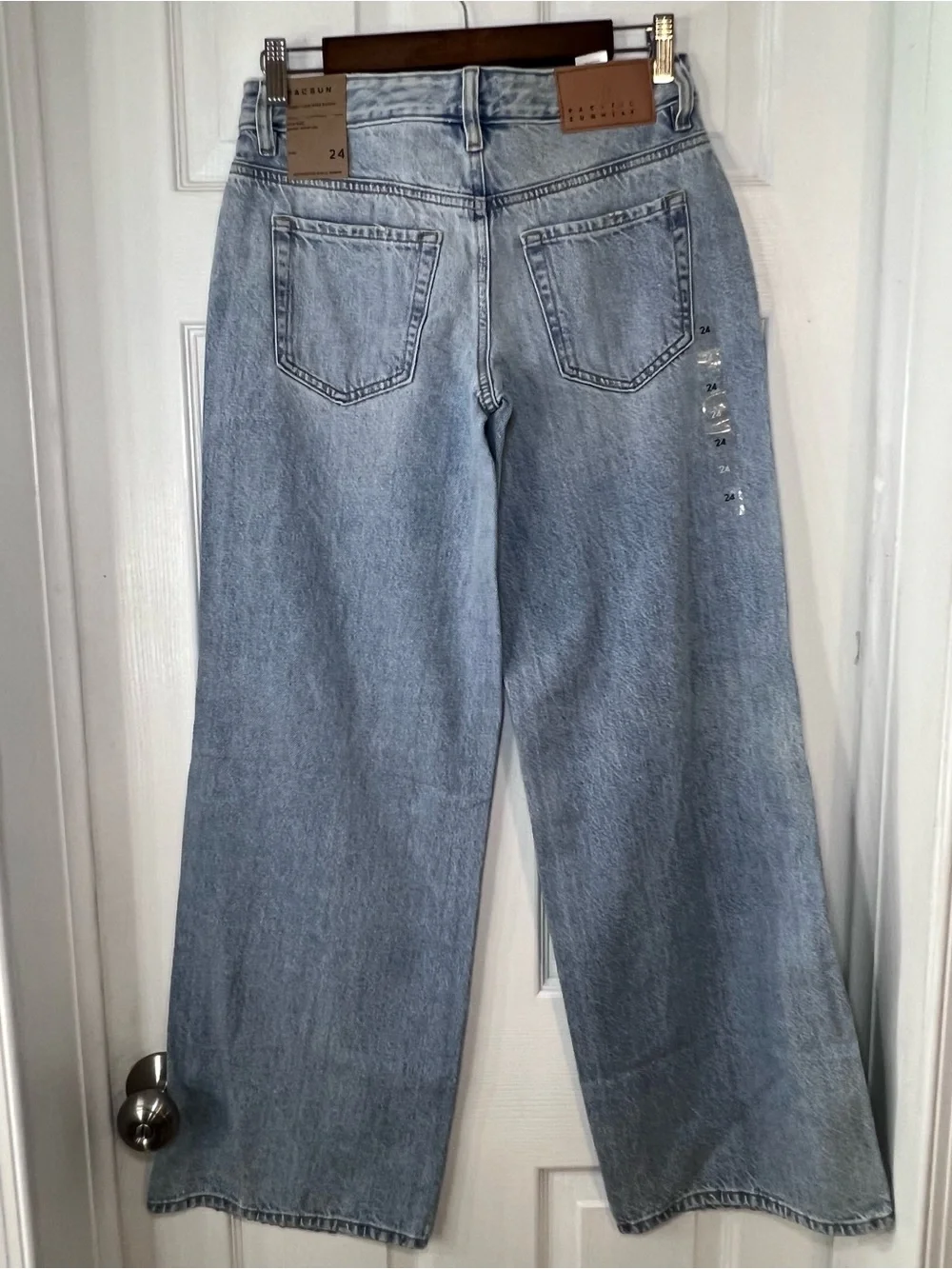 Pacsun Casey Low Rise Baggy Women’s Jeans Size 24 NWT.